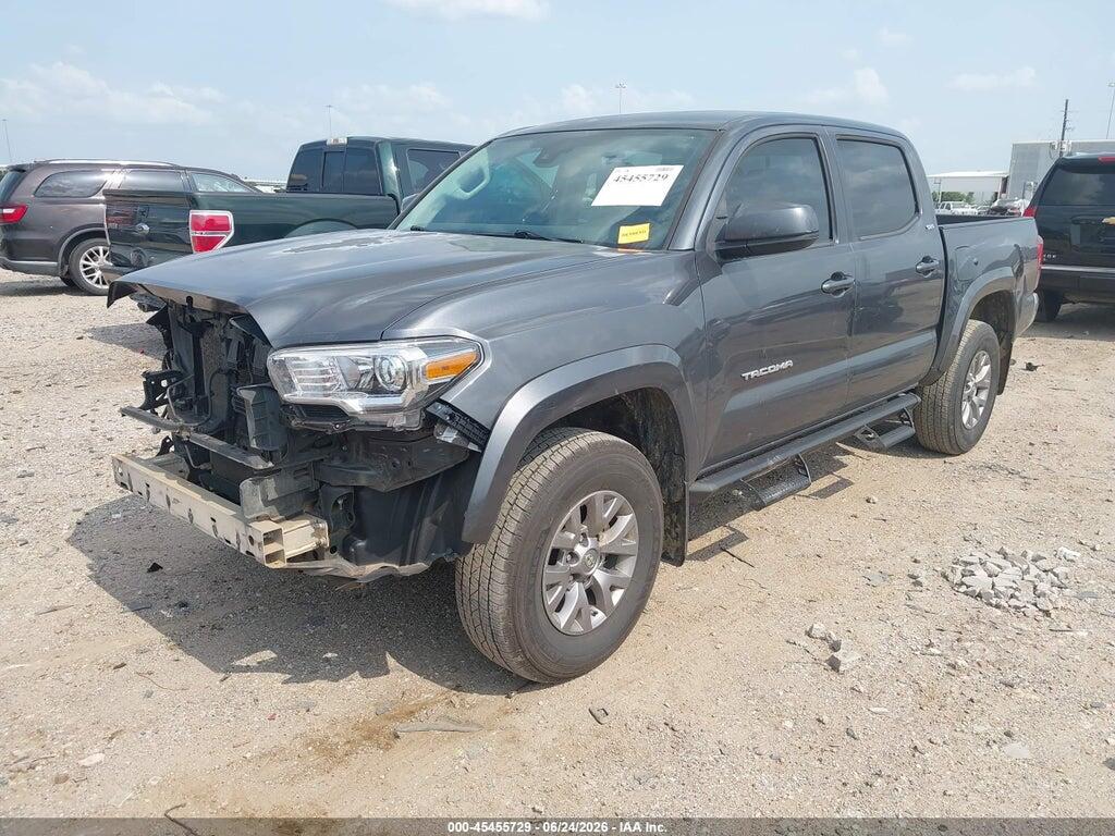 3TMAZ5CN2JM074940 2018 TOYOTA TACOMA photo no. 2