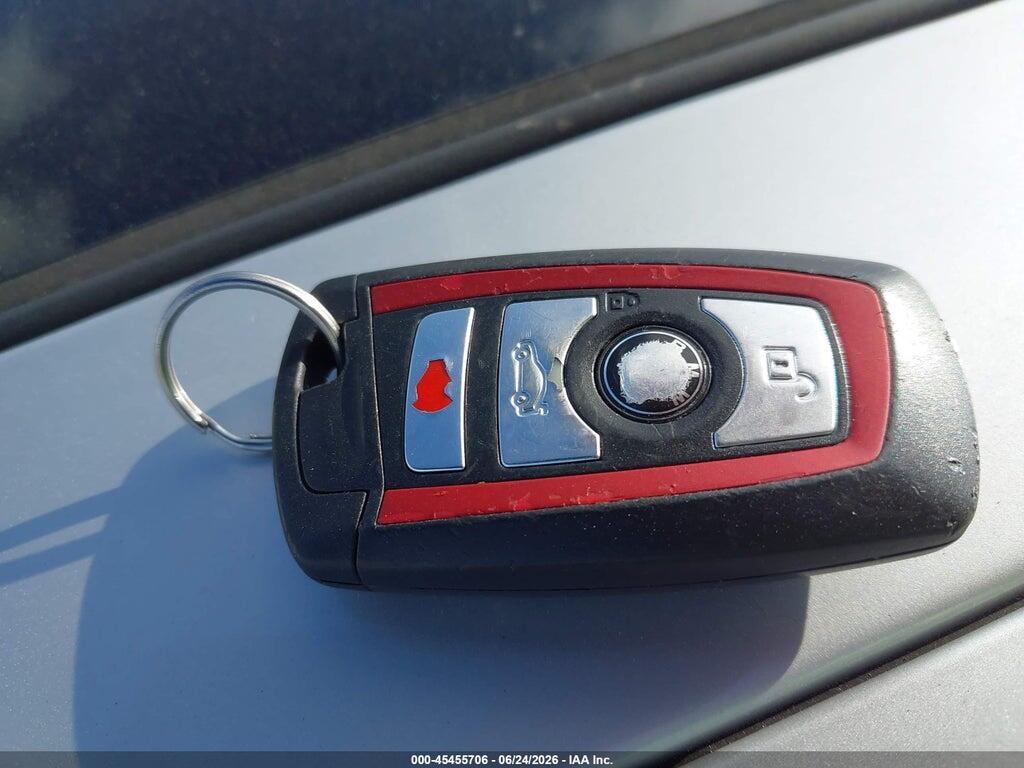 WBA8E9G5XGNU29070 2016 BMW 328I photo no. 11