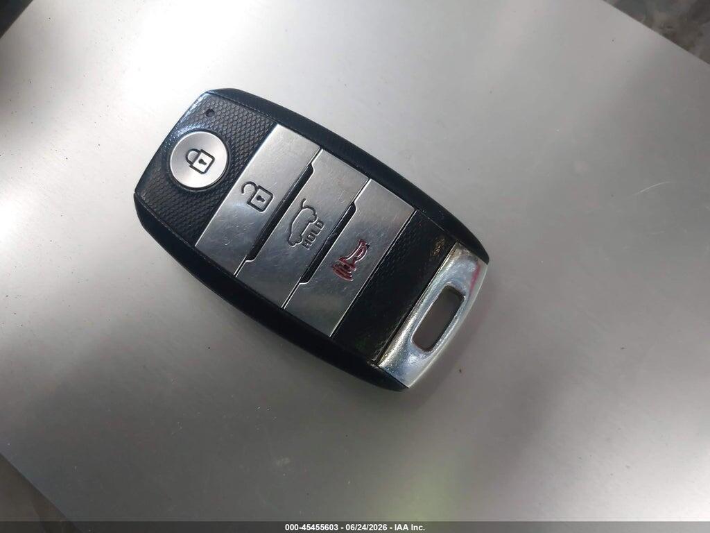 KNDJX3AA8J7907063 2018 KIA SOUL photo no. 11