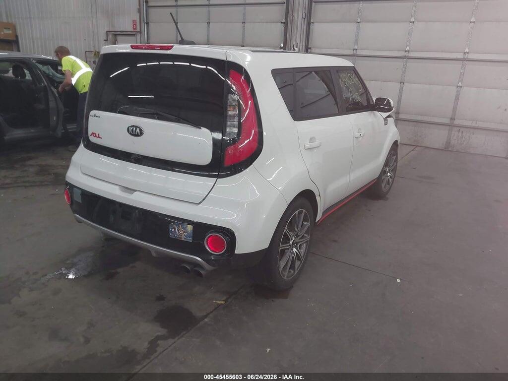 KNDJX3AA8J7907063 2018 KIA SOUL photo no. 4