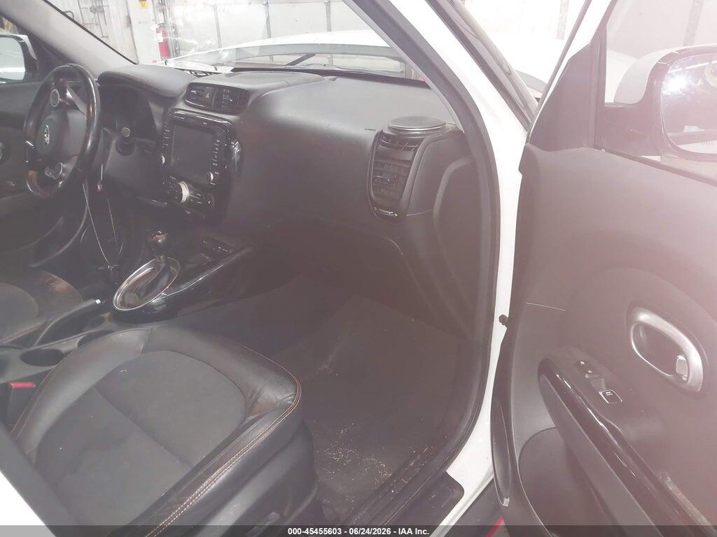 KNDJX3AA8J7907063 2018 KIA SOUL photo no. 5