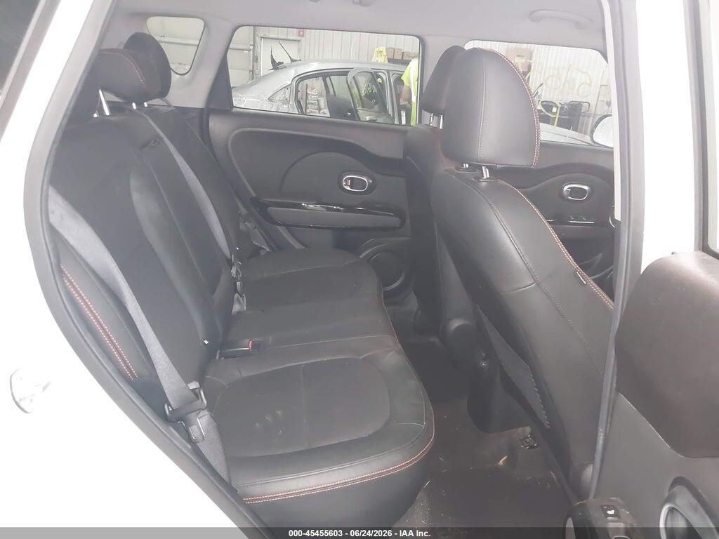 KNDJX3AA8J7907063 2018 KIA SOUL photo no. 8