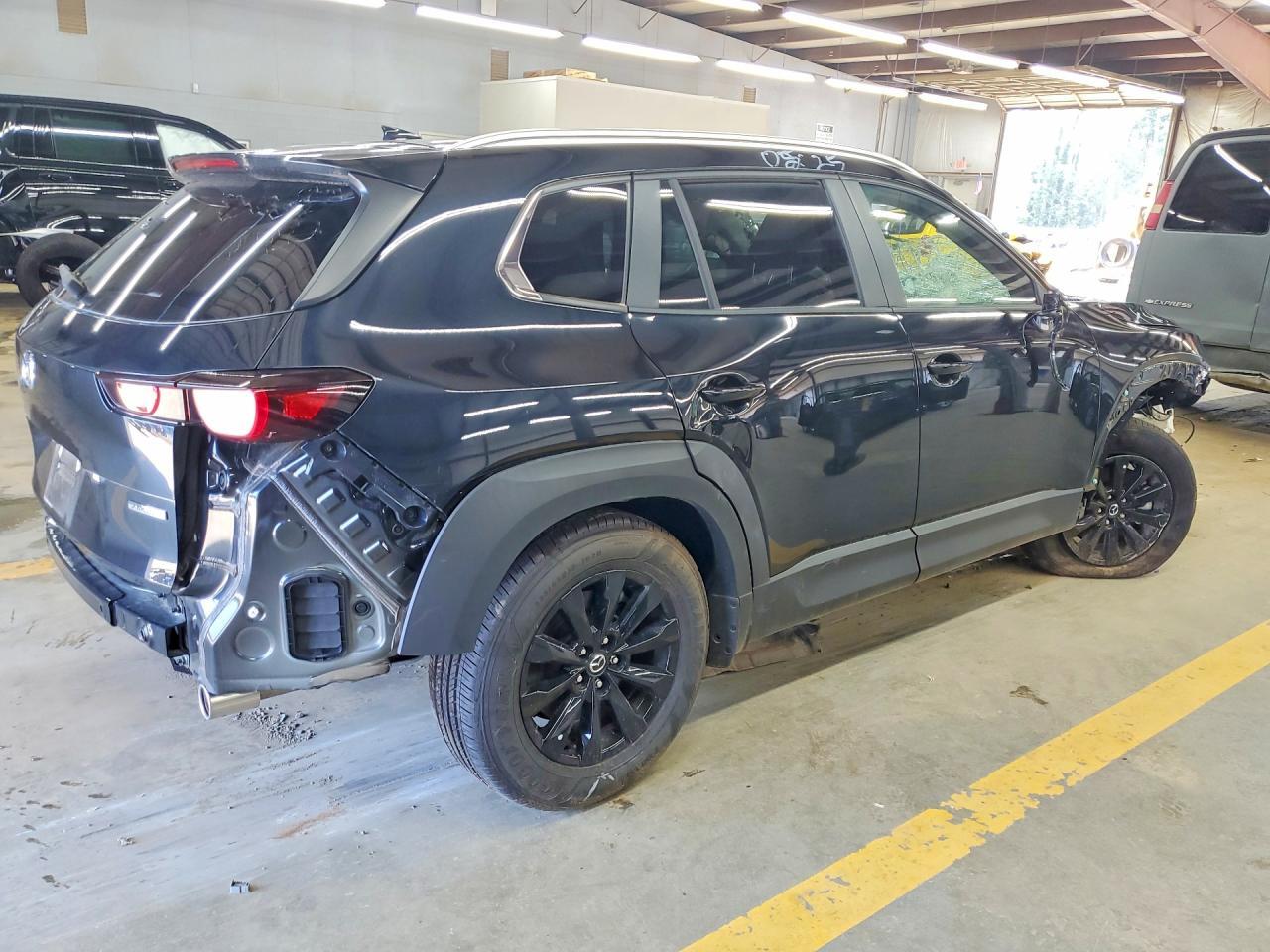 2025 MAZDA CX-50 PREMIUM — Фото 3 из 13