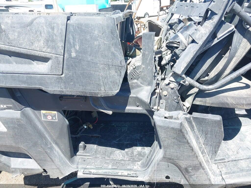 3JB7GAX22PK000031 2023 CAN-AM DEFENDER photo no. 8
