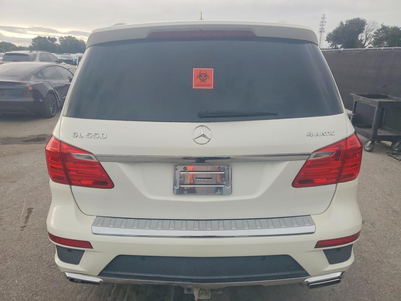 2014 MERCEDES-BENZ GL 550 4MATIC — Фото 6 из 13