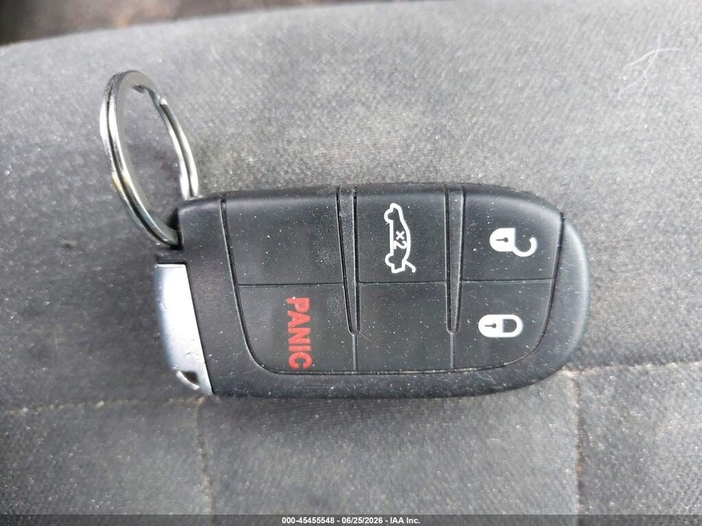 1C3CCCAB5GN154548 2016 CHRYSLER 200 photo no. 11