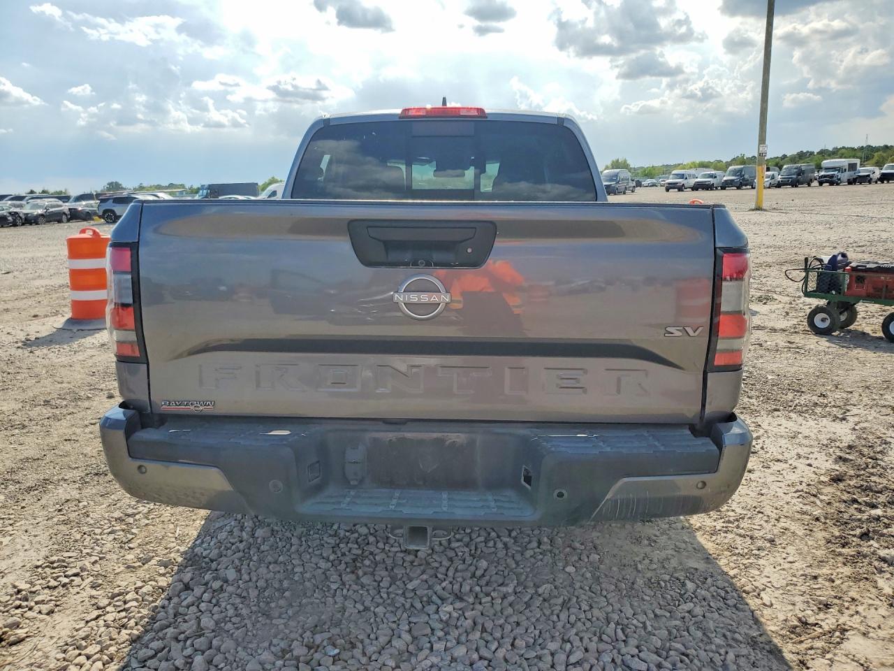 2024 NISSAN FRONTIER SV — Фото 6 из 12