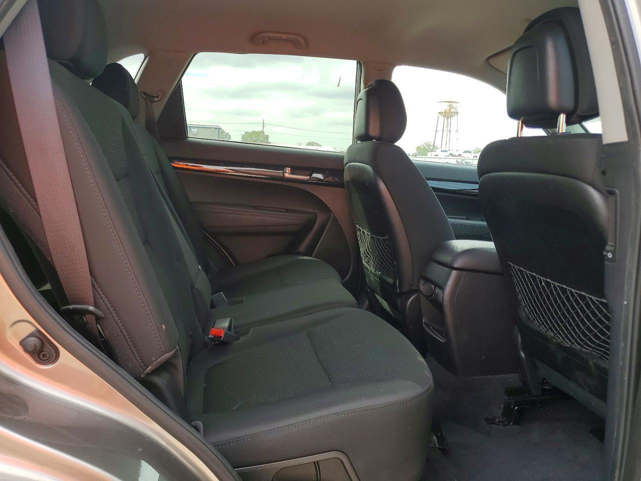 2015 KIA SORENTO LX — Фото 11 из 13