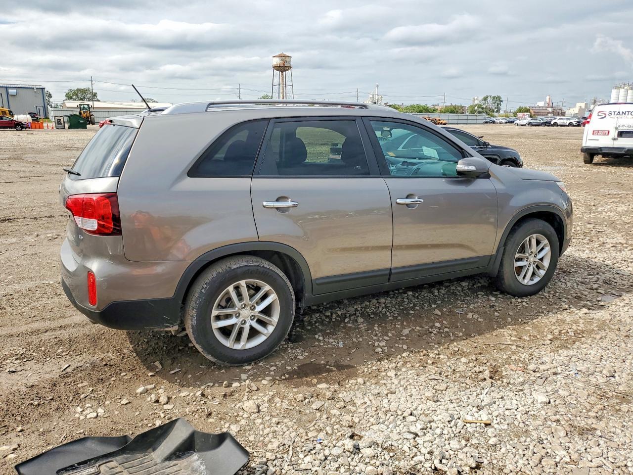 2015 KIA SORENTO LX — Фото 3 из 13
