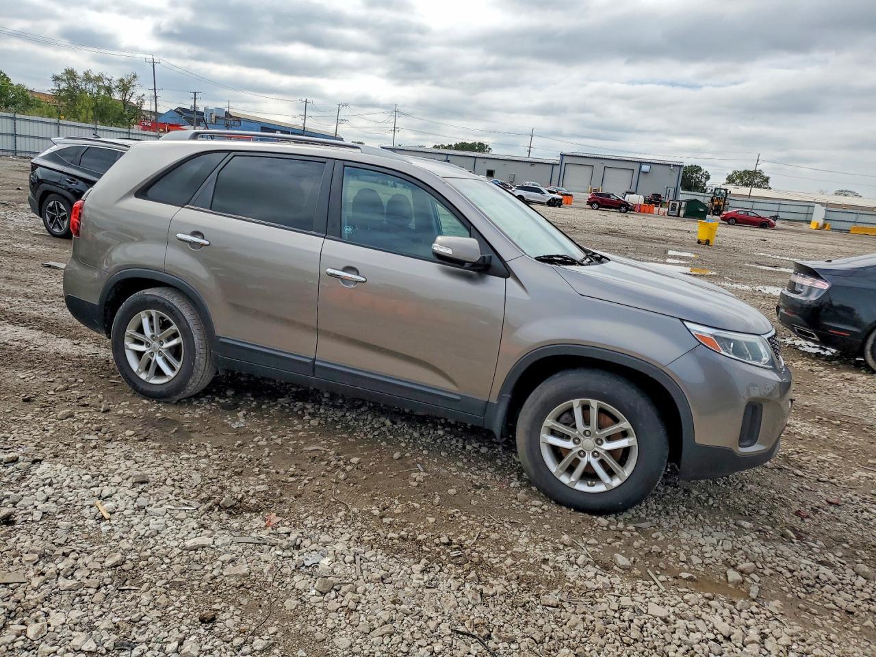 2015 KIA SORENTO LX — Фото 4 из 13