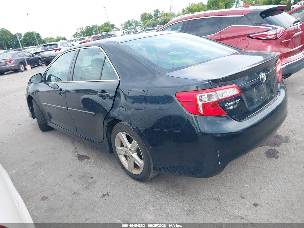 4T1BF1FK2EU443977 2014 TOYOTA CAMRY photo no. 3