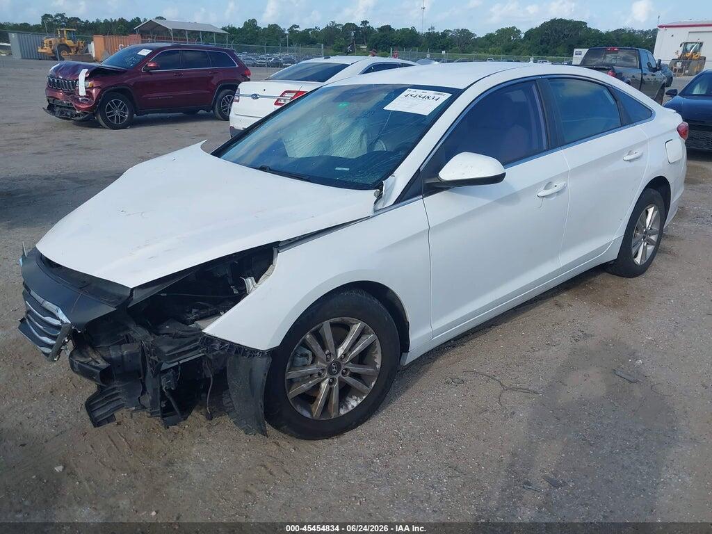 5NPE24AF2FH196559 2015 HYUNDAI SONATA photo no. 2