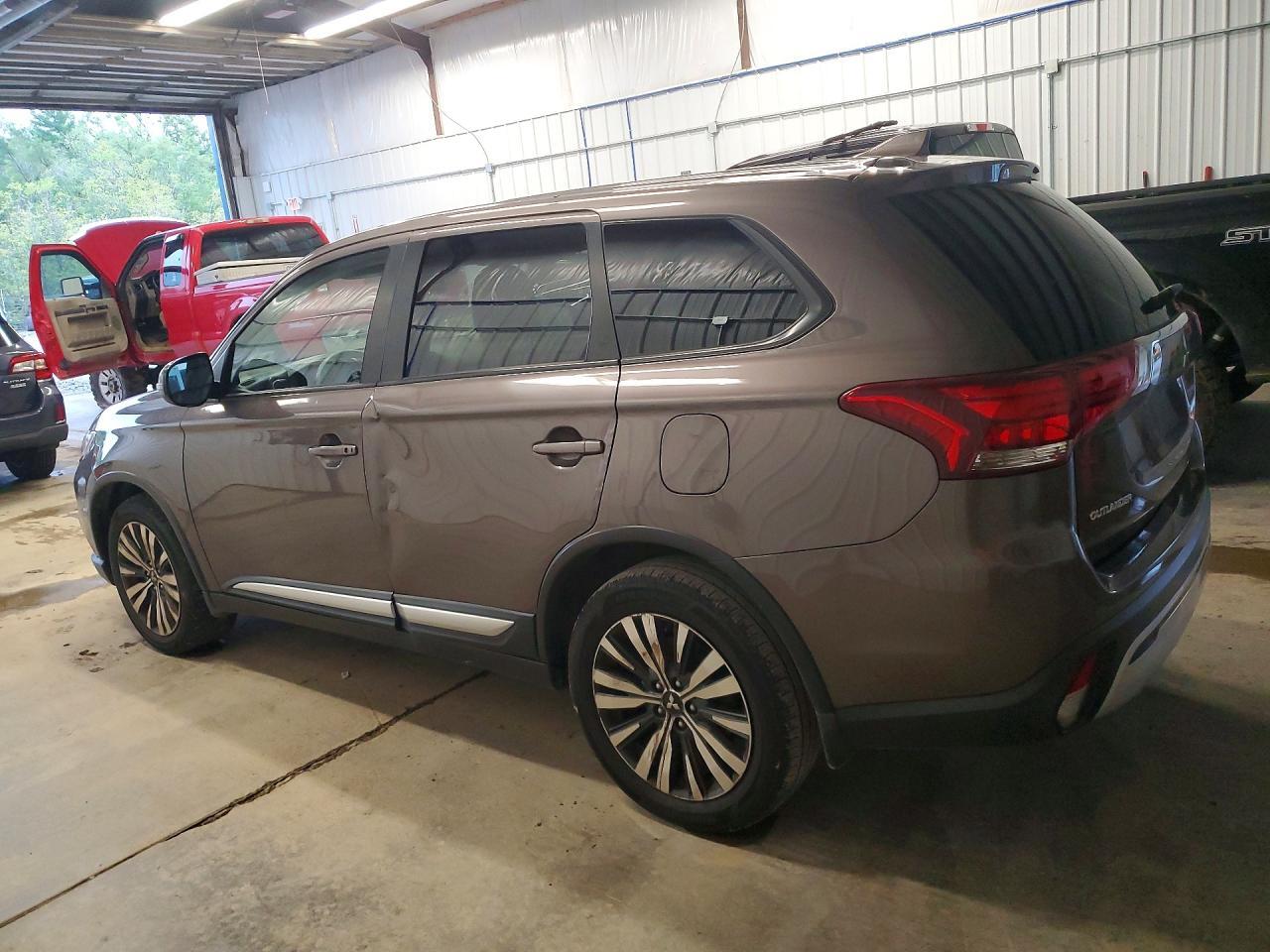 2020 MITSUBISHI OUTLANDER SE — Фото 2 из 12