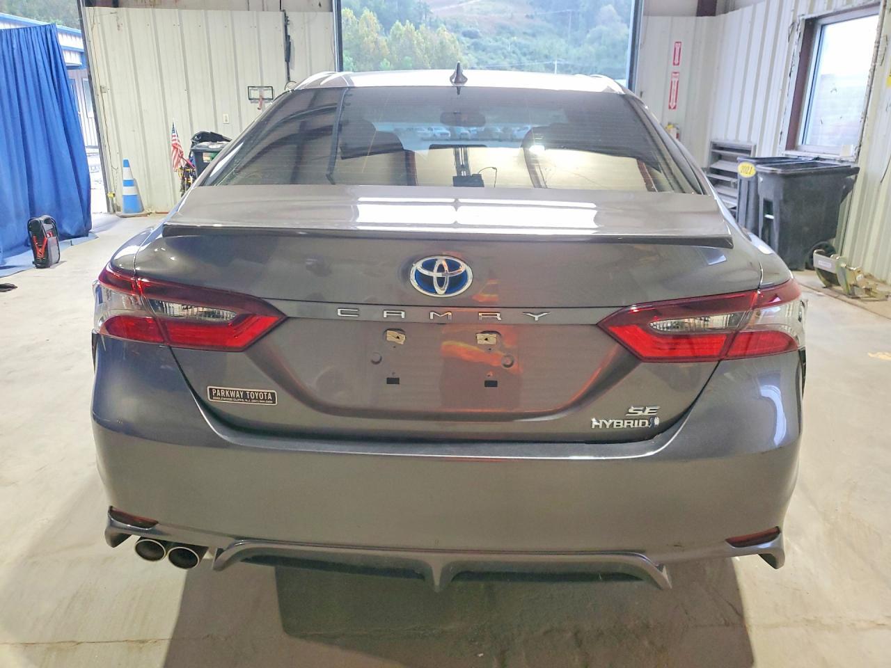 2022 TOYOTA CAMRY HYBRID SE — Фото 6 из 12