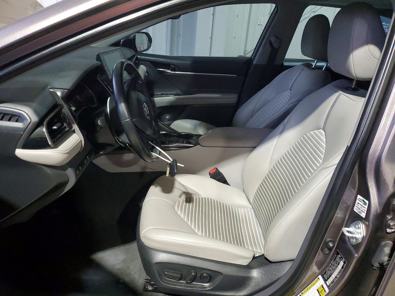 2022 TOYOTA CAMRY HYBRID SE — Фото 7 из 12