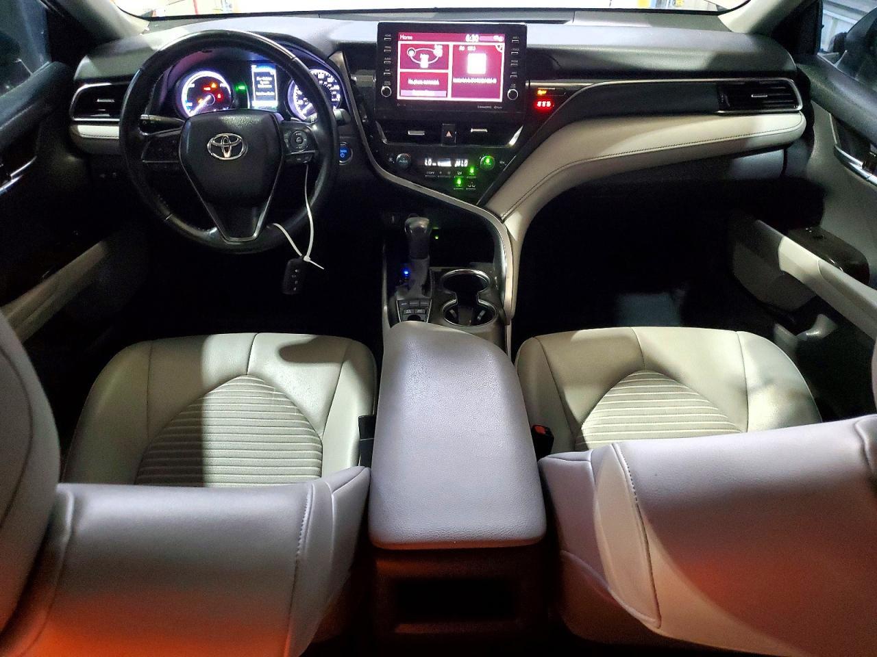 2022 TOYOTA CAMRY HYBRID SE — Фото 8 из 12