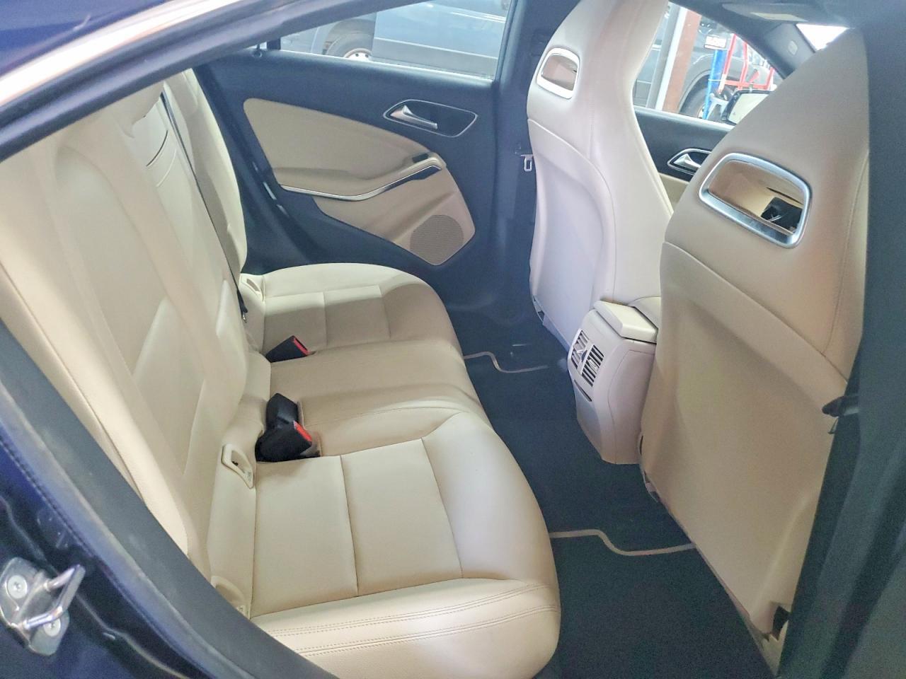 2018 MERCEDES-BENZ CLA 250 4MATIC — Фото 10 из 12