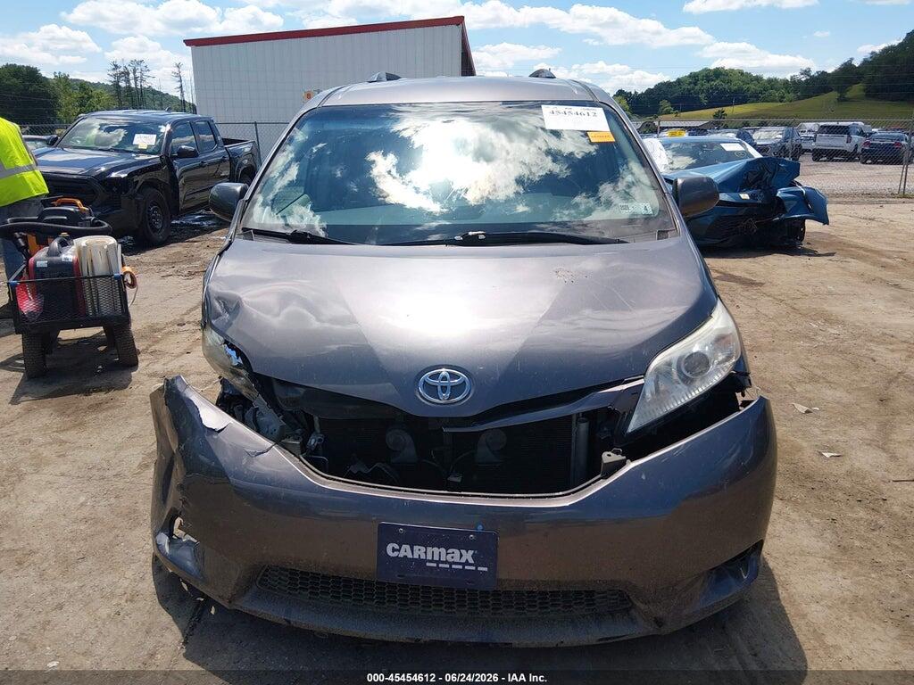 5TDKZ3DC4HS832583 2017 TOYOTA SIENNA photo no. 12