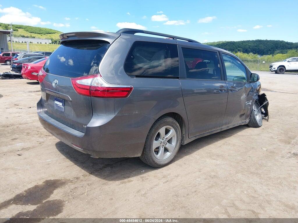 5TDKZ3DC4HS832583 2017 TOYOTA SIENNA photo no. 4