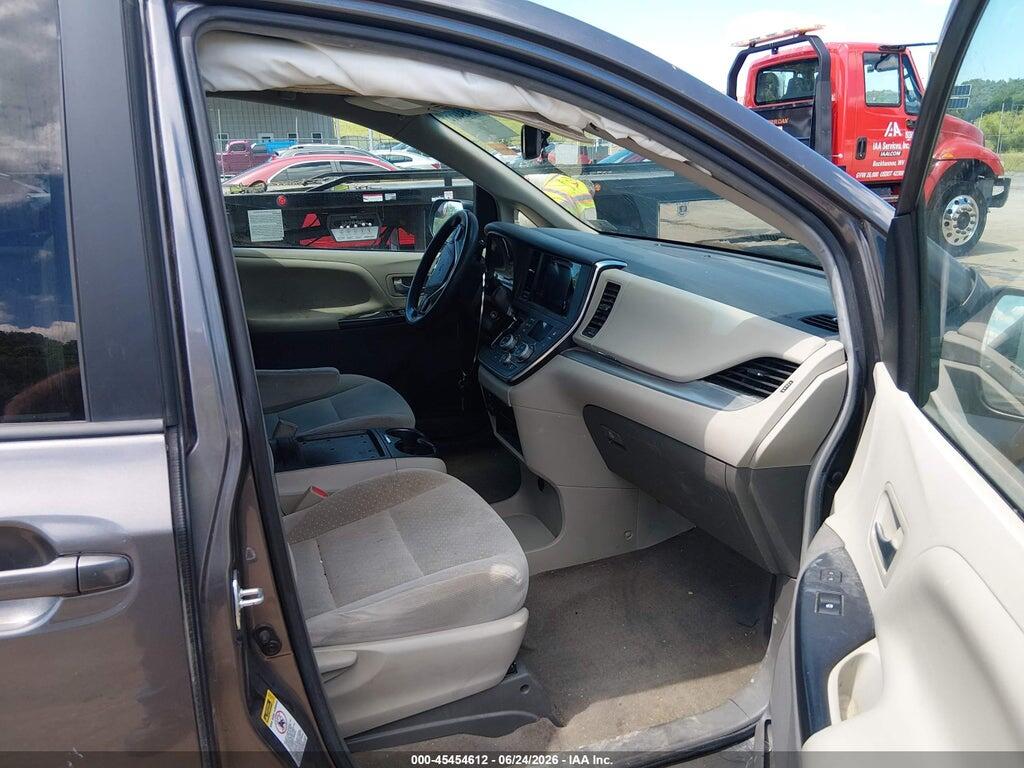 5TDKZ3DC4HS832583 2017 TOYOTA SIENNA photo no. 5