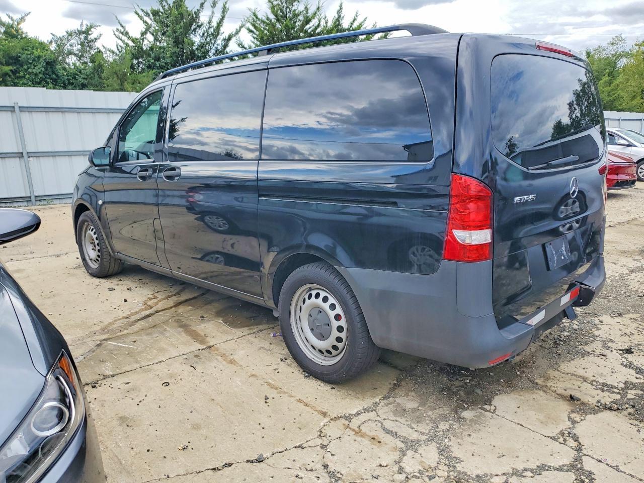 2019 MERCEDES-BENZ METRIS — Фото 2 из 13