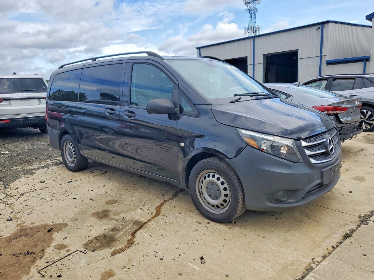 2019 MERCEDES-BENZ METRIS — Фото 4 из 13