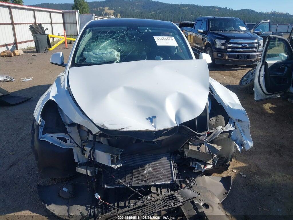 7SAYGDEE7RF060952 2024 TESLA MODEL Y photo no. 11