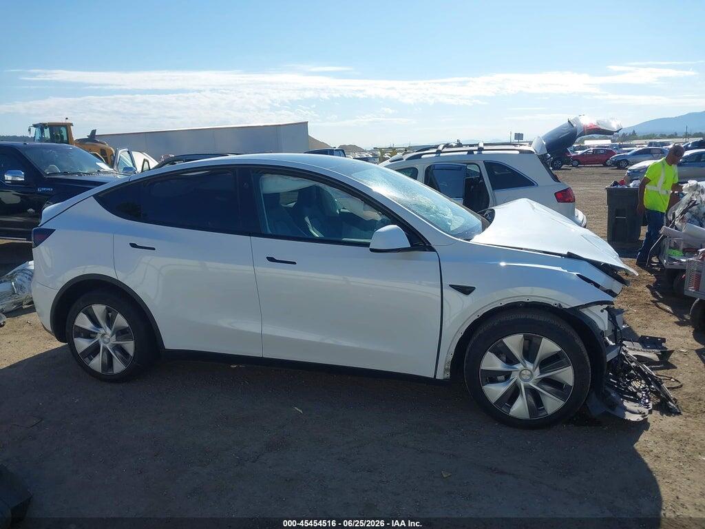 7SAYGDEE7RF060952 2024 TESLA MODEL Y photo no. 12