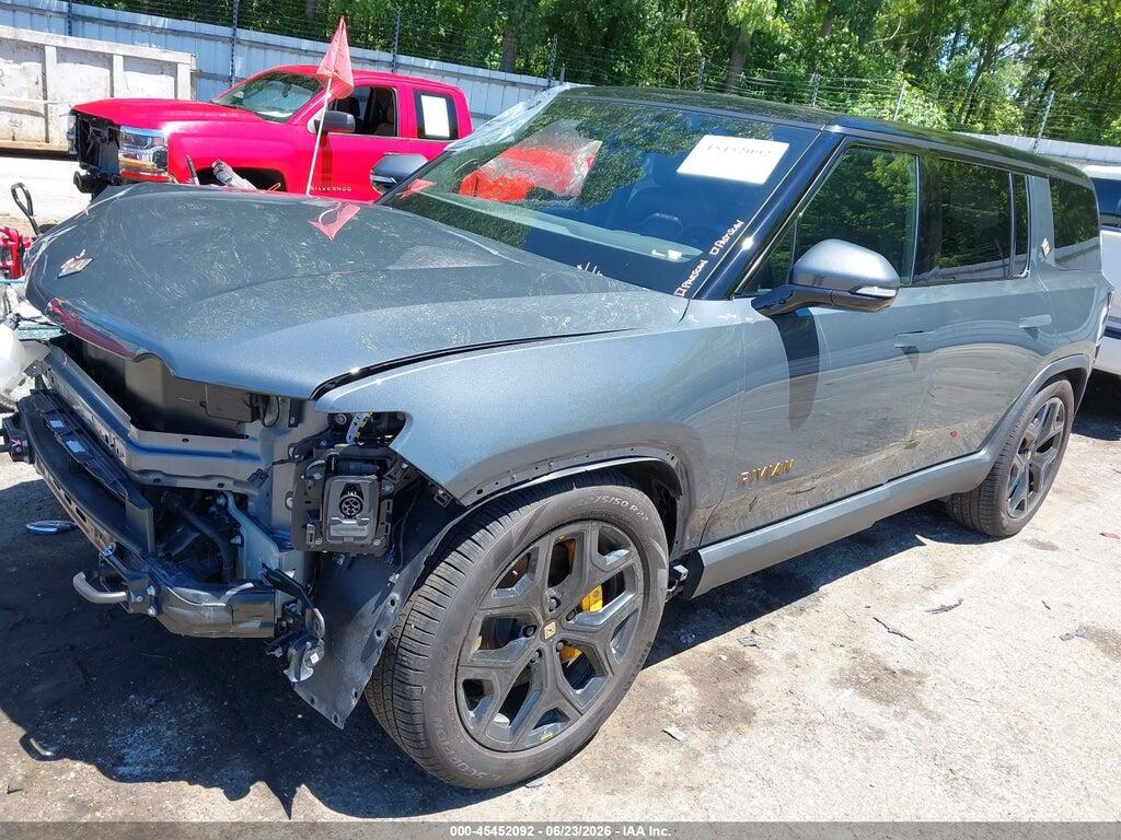 7PDSGCBP2SN057864 2025 RIVIAN R1S photo no. 2