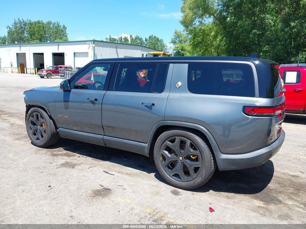 7PDSGCBP2SN057864 2025 RIVIAN R1S photo no. 3