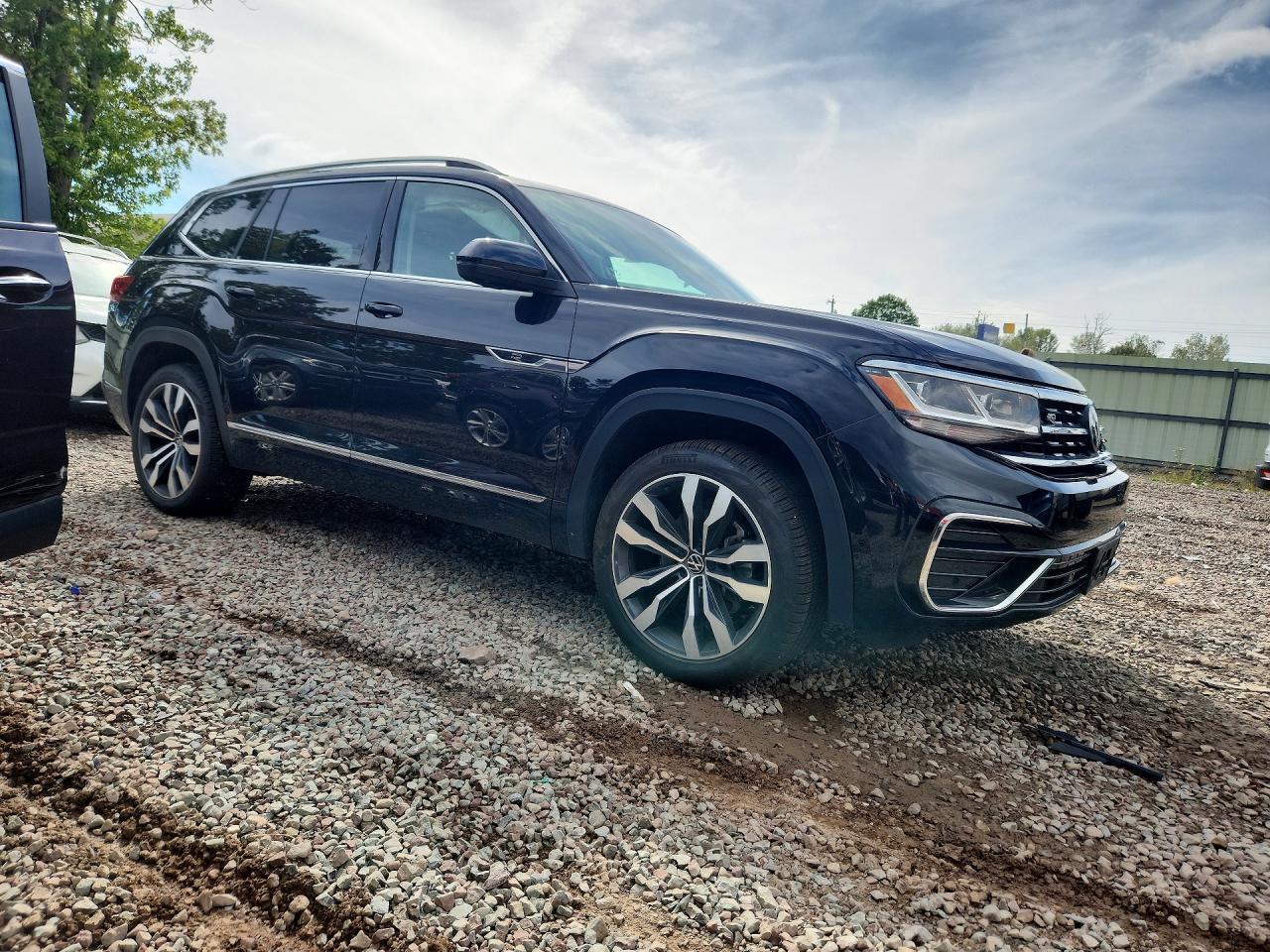 2023 VOLKSWAGEN ATLAS SEL PREMIUM R-LINE — Фото 4 из 13