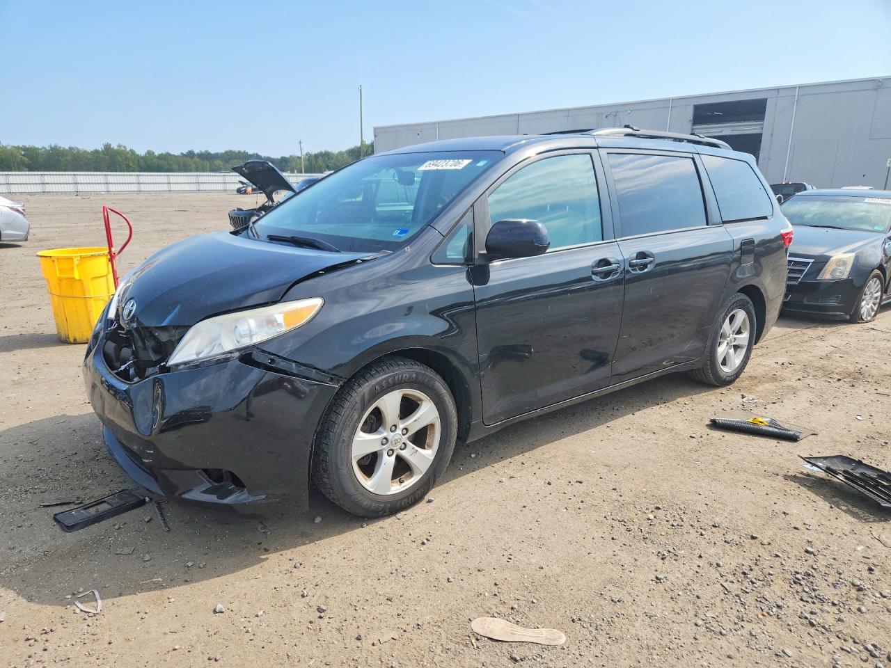 2015 TOYOTA SIENNA LE