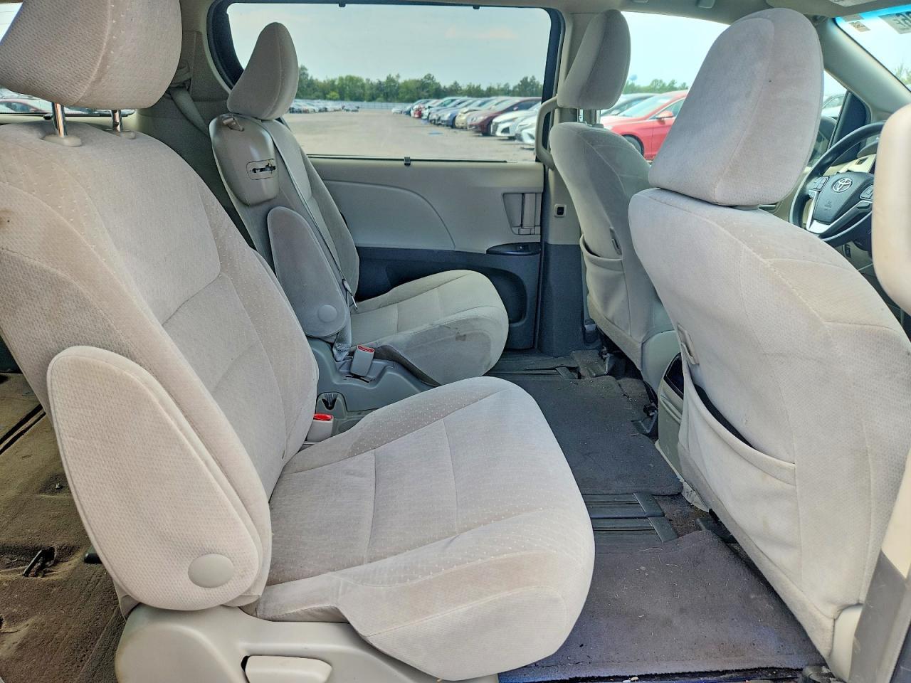 2015 TOYOTA SIENNA LE — Фото 11 из 13