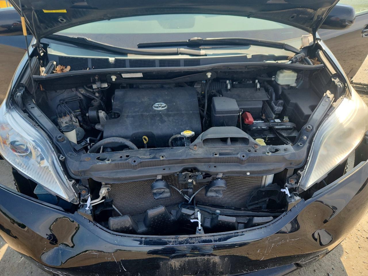 2015 TOYOTA SIENNA LE — Фото 12 из 13