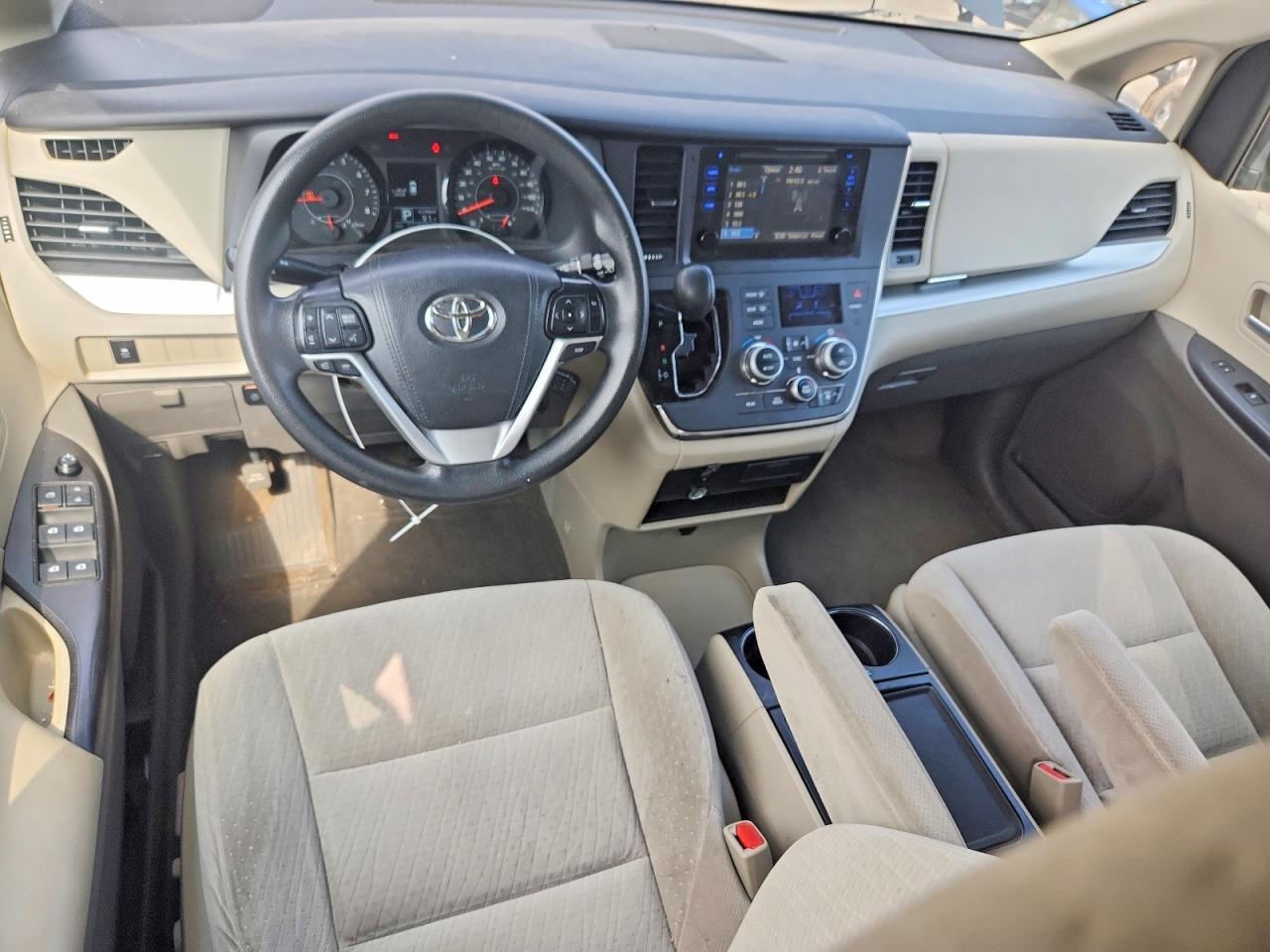 2015 TOYOTA SIENNA LE — Фото 8 из 13