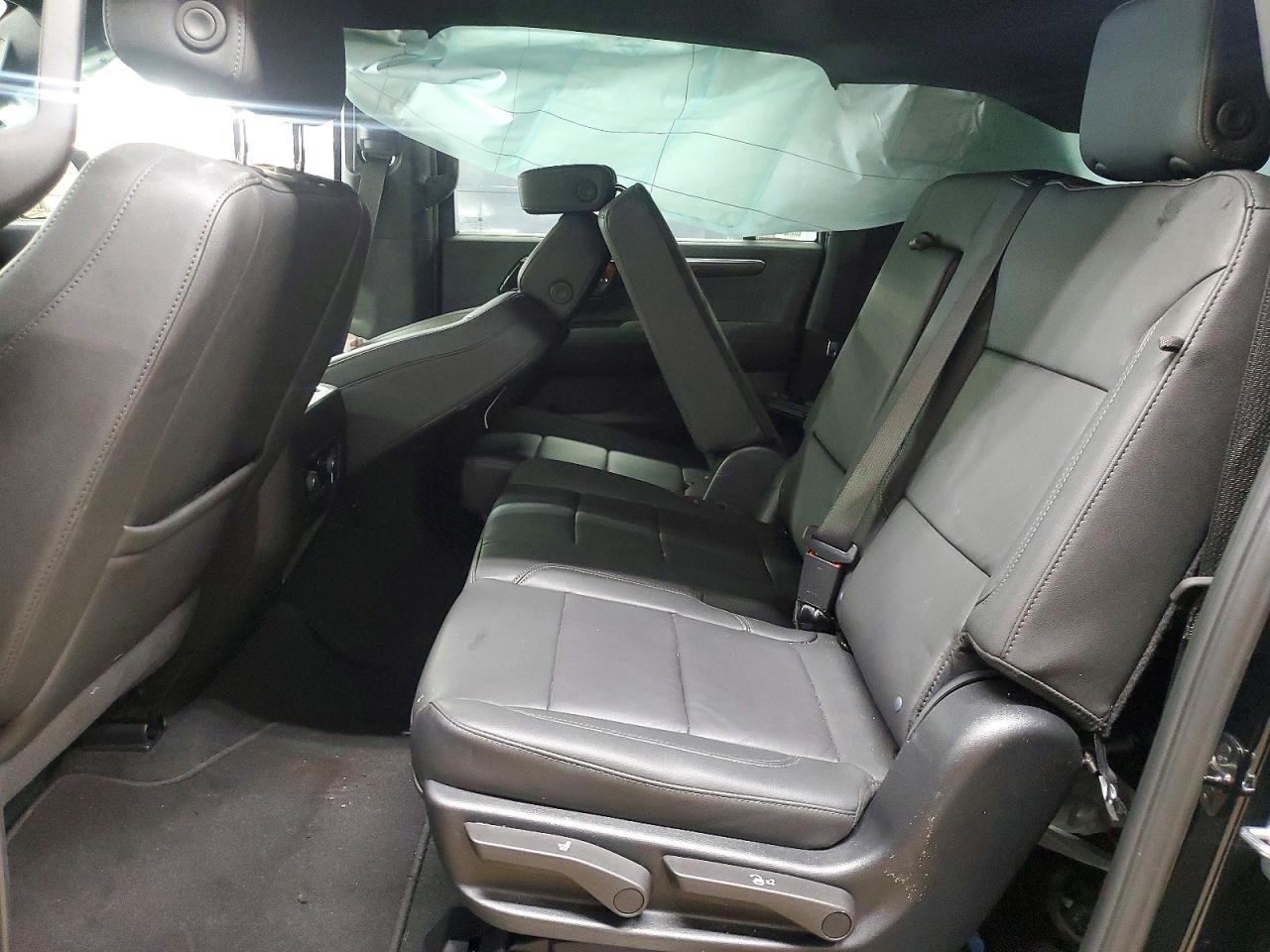2026 CHEVROLET SUBURBAN K1500 Z71 — Фото 11 из 13
