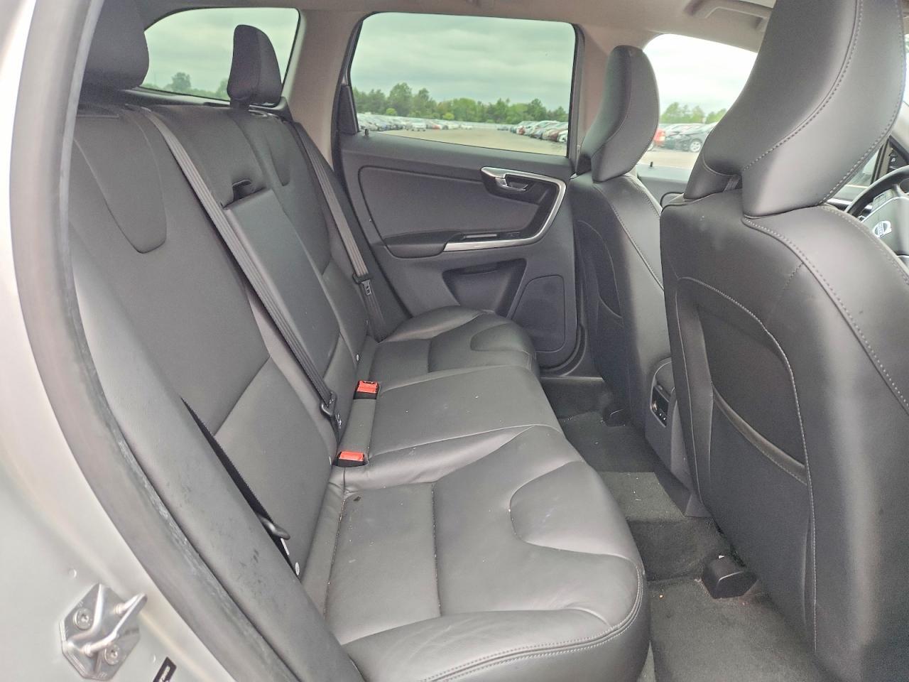 2015 VOLVO XC60 T6 PREMIER — Фото 10 из 12