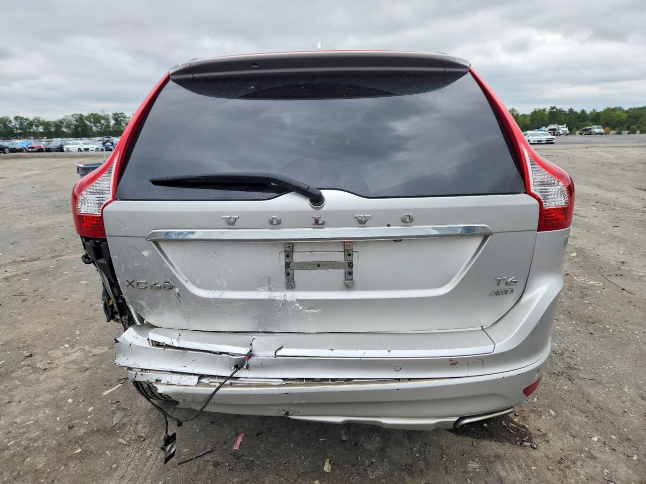 2015 VOLVO XC60 T6 PREMIER — Фото 6 из 12