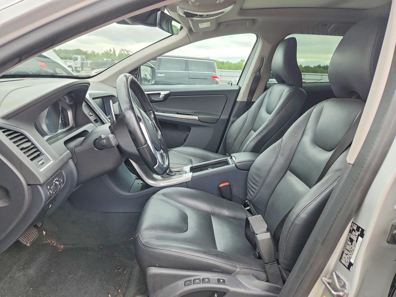 2015 VOLVO XC60 T6 PREMIER — Фото 7 из 12