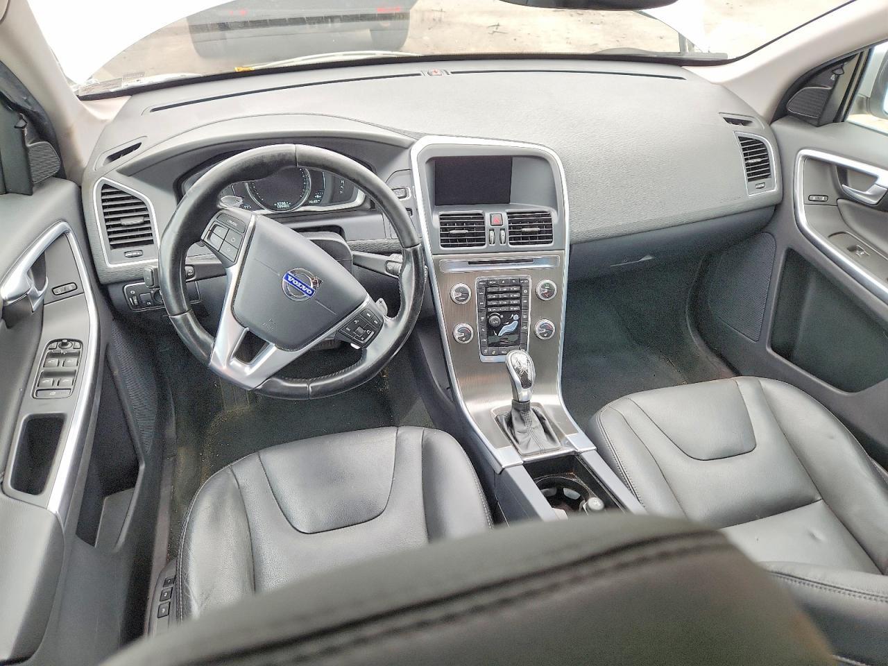 2015 VOLVO XC60 T6 PREMIER — Фото 8 из 12