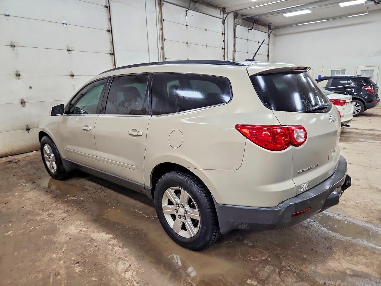2011 CHEVROLET TRAVERSE LT — Фото 2 из 14