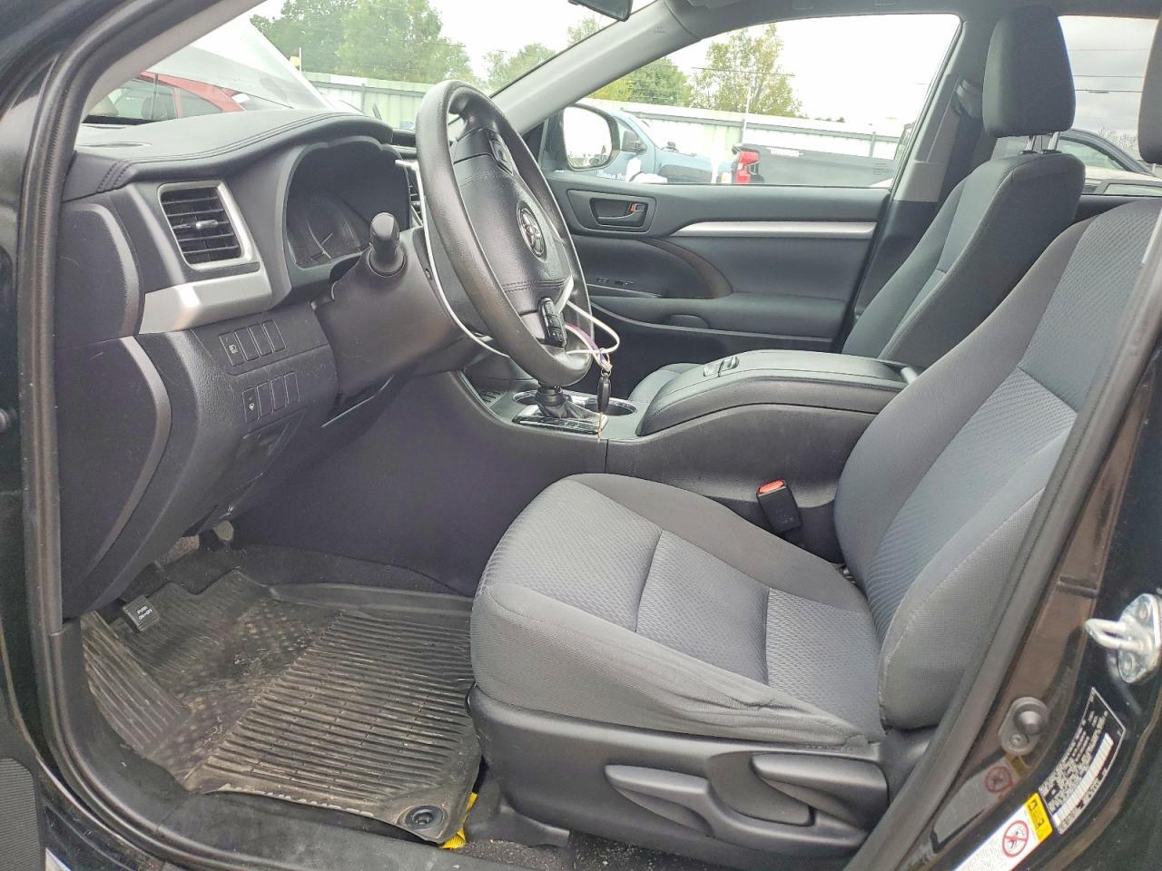 2019 TOYOTA HIGHLANDER LE — Фото 7 из 13