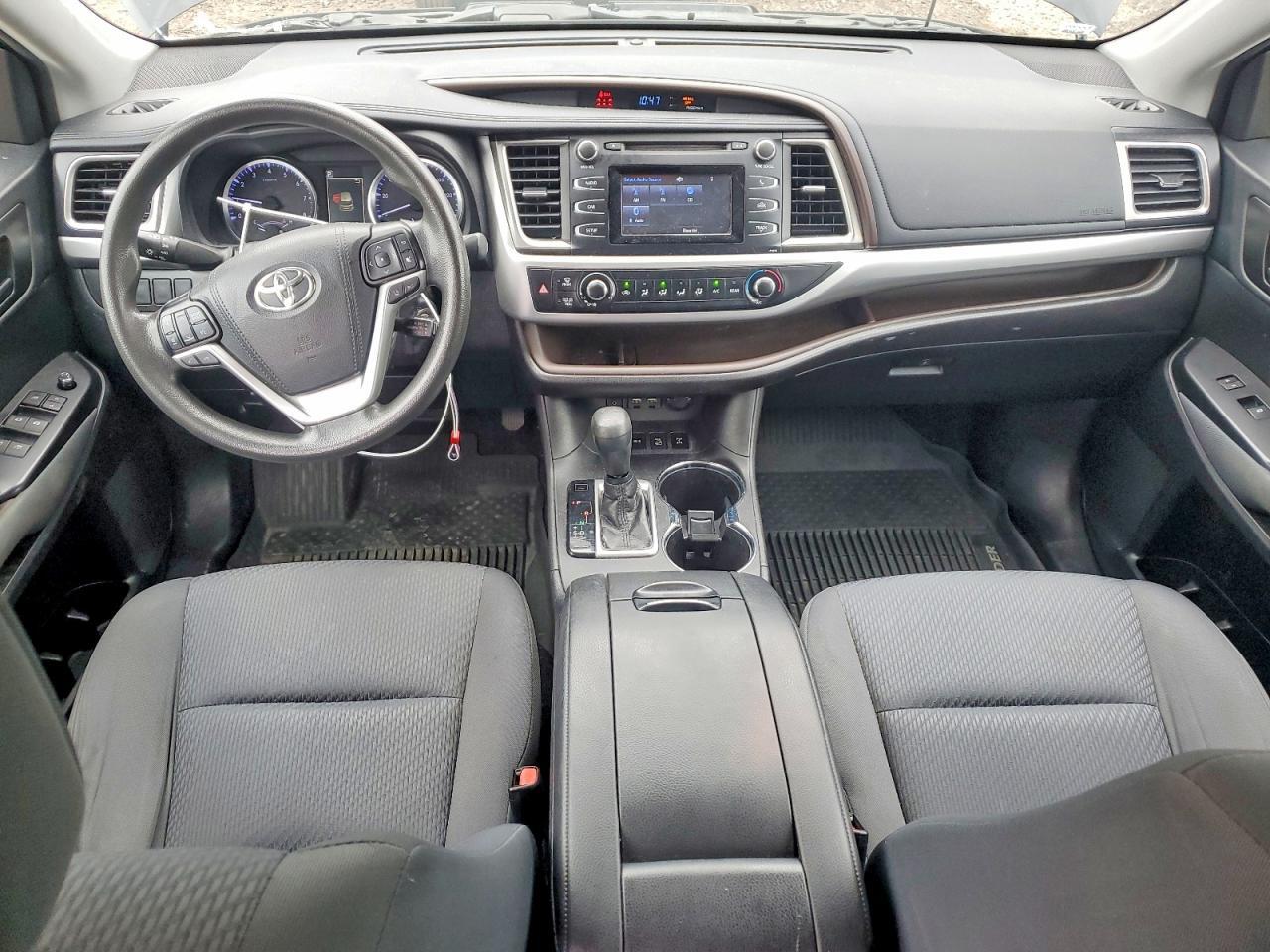 2019 TOYOTA HIGHLANDER LE — Фото 8 из 13