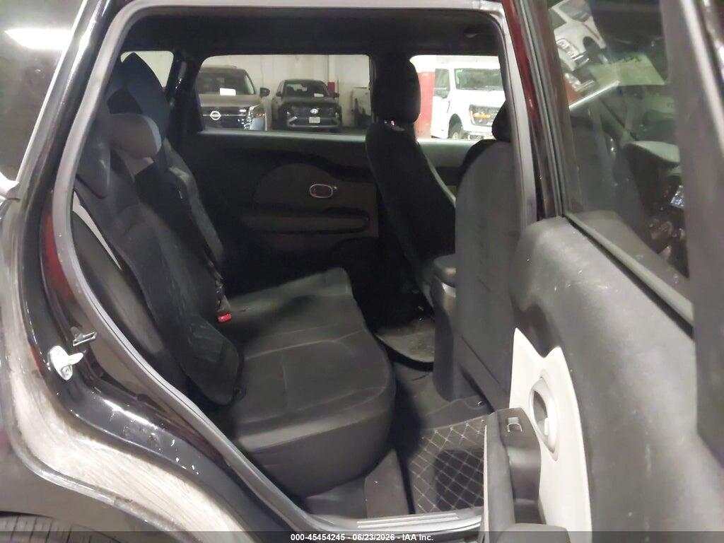 KNDJN2A26J7899344 2018 KIA SOUL photo no. 8