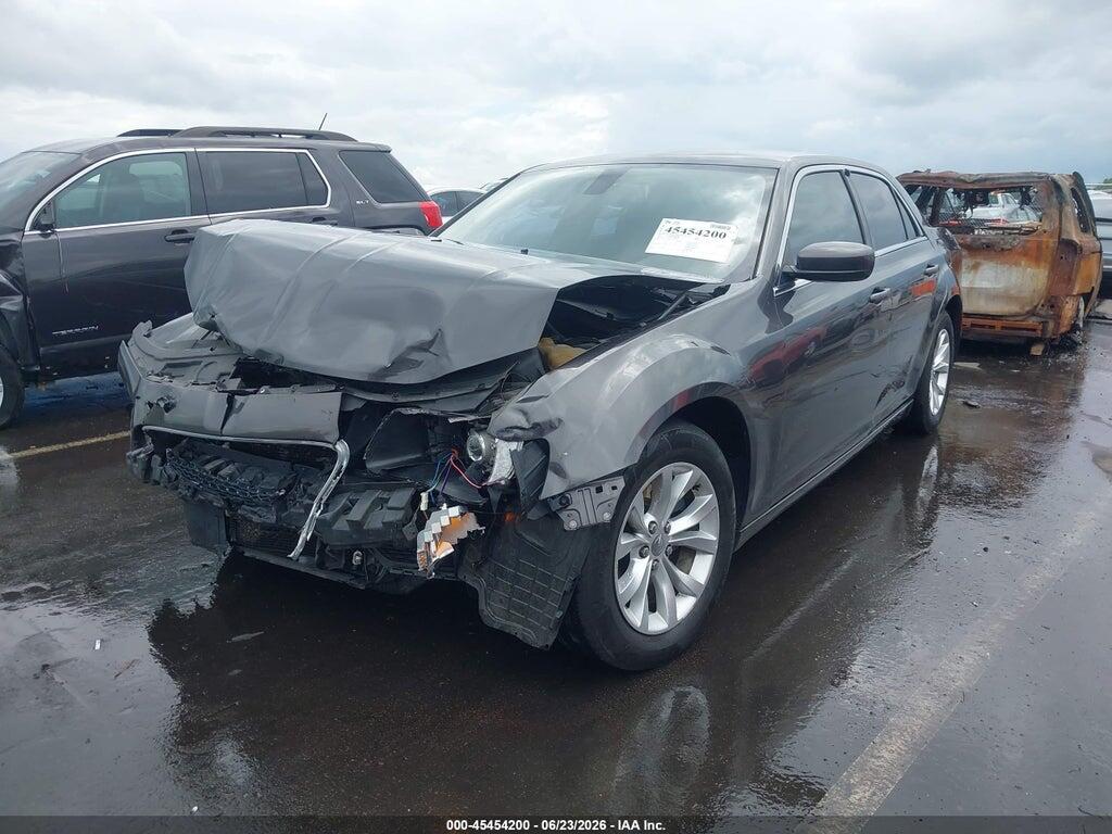 2C3CCAAG8FH920490 2015 CHRYSLER 300 photo no. 2