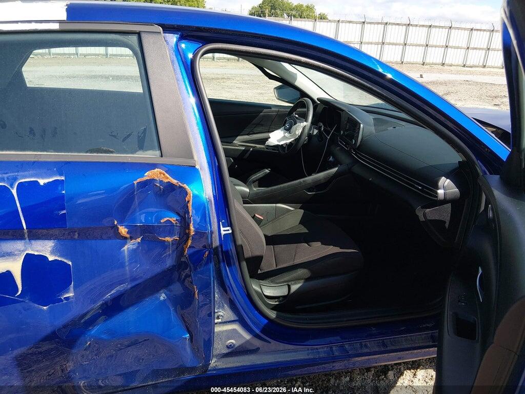 KMHLM4AG9NU304167 2022 HYUNDAI ELANTRA photo no. 5