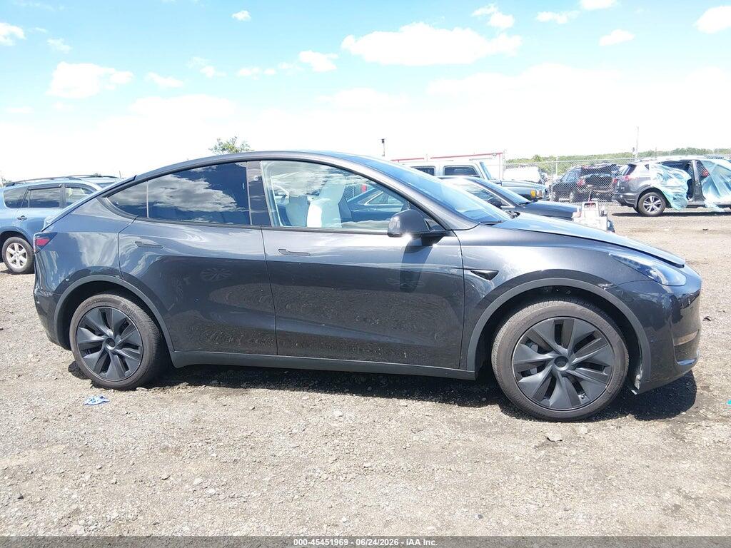 7SAYGDEE5RF170365 2024 TESLA MODEL Y photo no. 11