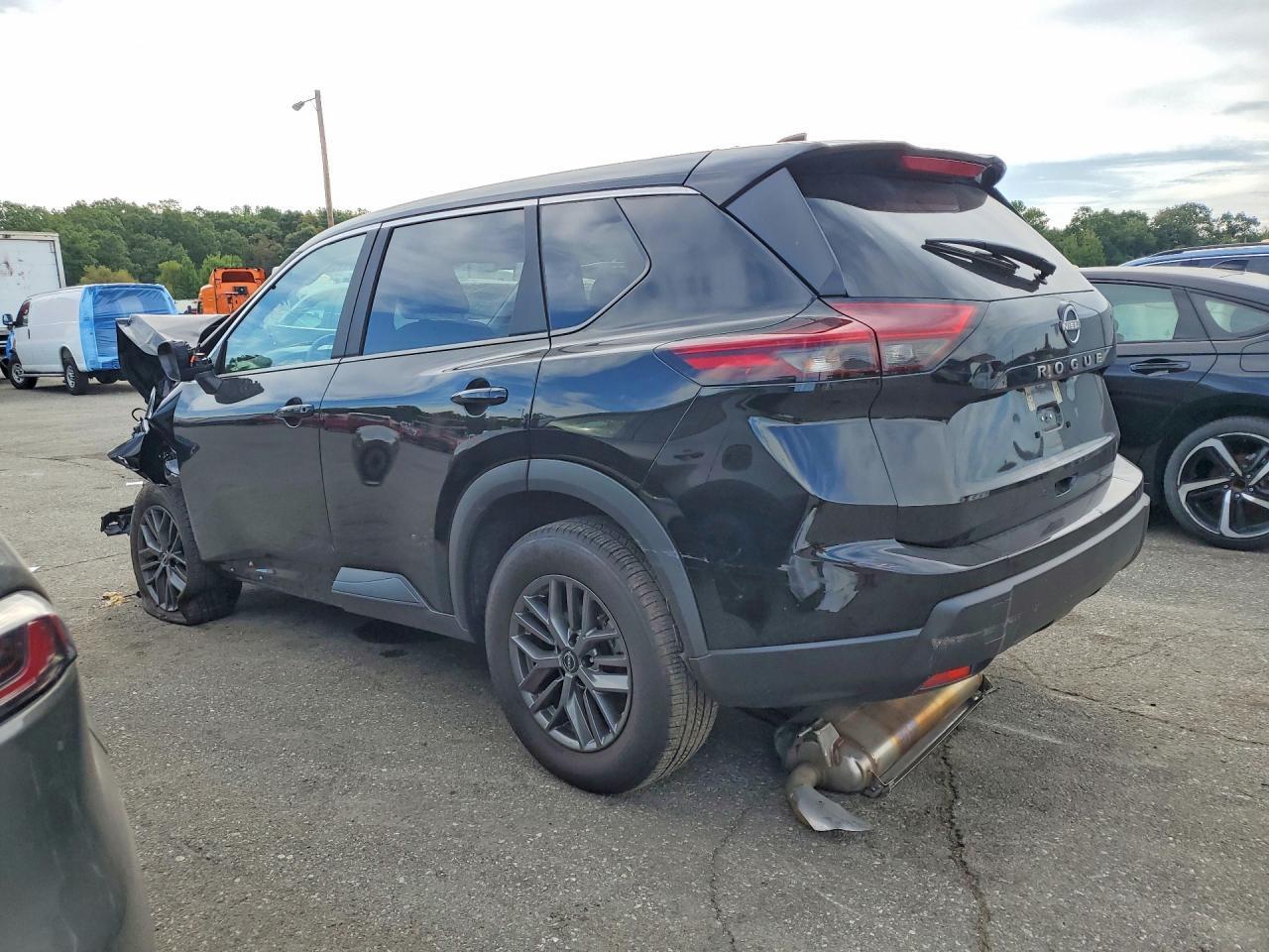 2026 NISSAN ROGUE SV — Фото 2 из 14
