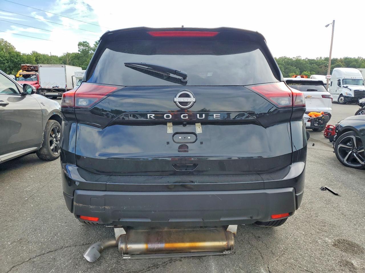2026 NISSAN ROGUE SV — Фото 6 из 14