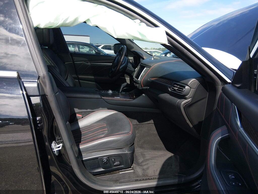 ZN661XUA8KX309727 2019 MASERATI LEVANTE photo no. 5